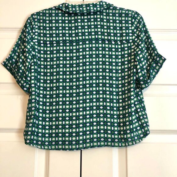 NWT OLIVACEOUS Short Sleeve Button Front Cropped Blouse Forest Green S & M - Picture 3 of 5